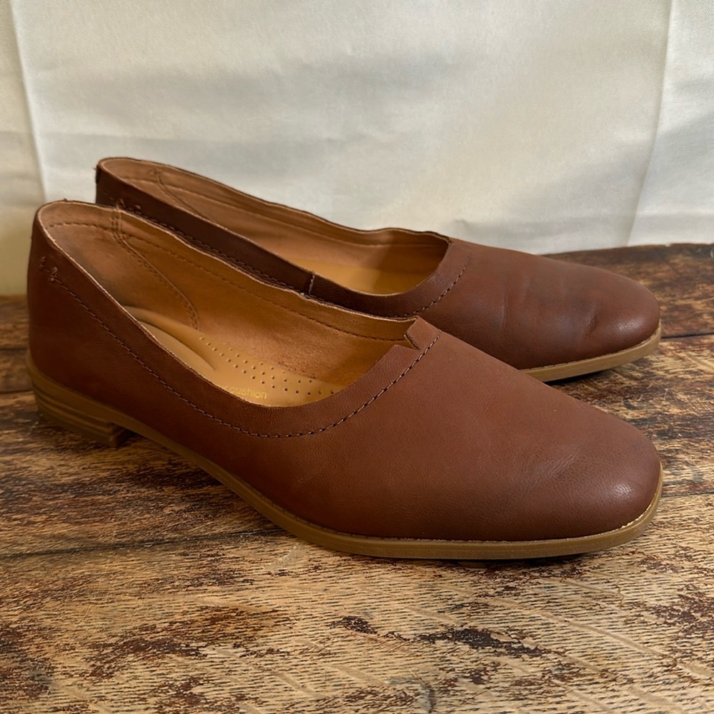 NWOT Clarks Slip One Brown Leather w Stacked Heel Ladies Sz 8